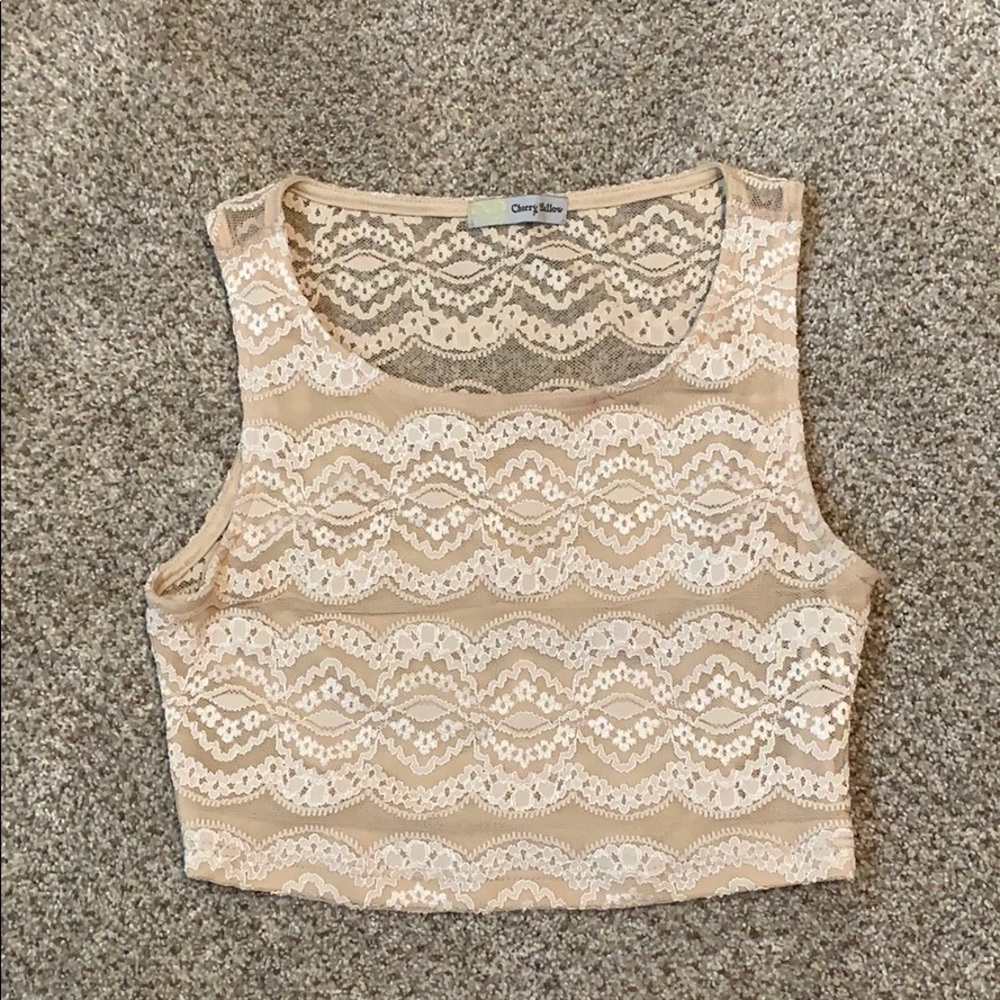 $5 CLEANOUT - Cream laced crop